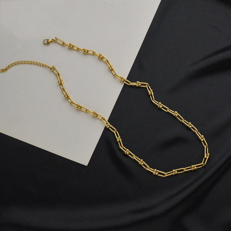 Lux Link Horseshoe Necklace